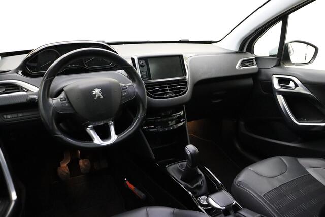 Peugeot 2008 1.2 PureTech 110pk Allure | Trekhaak | Camera achter | Panoramadak | Climate Control | Navigatie | Grip Control | Nieuwe distributie