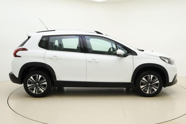 Peugeot 2008 1.2 PureTech 110pk Allure | Trekhaak | Camera achter | Panoramadak | Climate Control | Navigatie | Grip Control | Nieuwe distributie