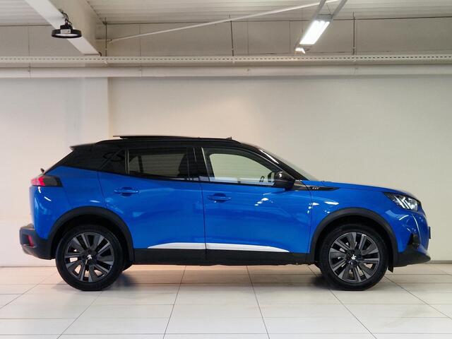 Peugeot 2008 1.2 PureTech GT Pack 155 PK | Automaat| Trekhaak | Elektrisch Dakraam | Alcantara |