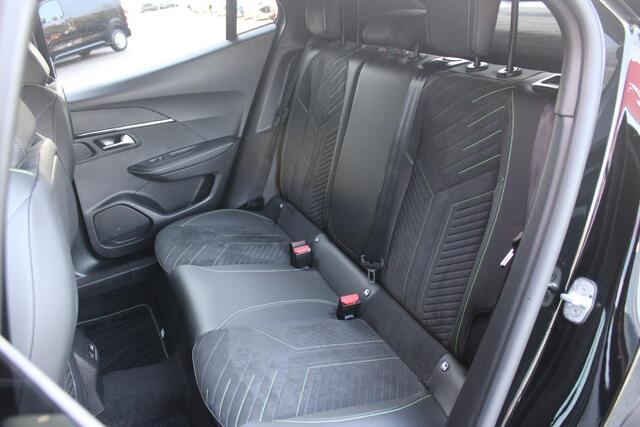 Peugeot 2008 1.2 130PK AUTOMAAT GT | NAVIGATIE | ELEKTRISCHE STOELVERSTELLING | MASSAGE STOEL | STOEL VERWARMING | CAMERA VOOR / ACHTER | DRAADLOOS APPLE-CARPLAY / ANDROID-AUTO | DRAADLOOS LADEN | KEYLESS ENTRY / START | DODEHOEK DETECTIE | ADAPTIVE CRUISE CONTROL | A