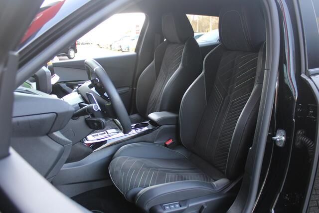 Peugeot 2008 1.2 130PK AUTOMAAT GT | NAVIGATIE | ELEKTRISCHE STOELVERSTELLING | MASSAGE STOEL | STOEL VERWARMING | CAMERA VOOR / ACHTER | DRAADLOOS APPLE-CARPLAY / ANDROID-AUTO | DRAADLOOS LADEN | KEYLESS ENTRY / START | DODEHOEK DETECTIE | ADAPTIVE CRUISE CONTROL | A