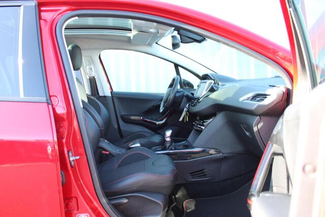 Peugeot 2008 1.2 PureTech GT-line Navigatie / Camera / Trekhaak