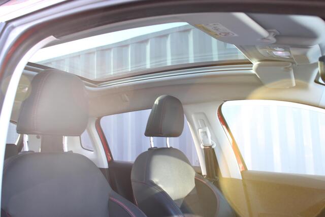Peugeot 2008 1.2 PureTech GT-line Navigatie / Camera / Trekhaak