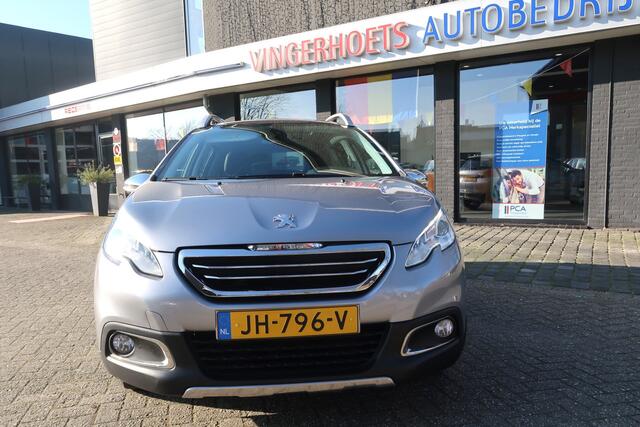 Peugeot 2008 1.2 Benzine Allure EAT6 AUTOMAAT 110 Pk * Automaat * Navigatie * Panoramadak * Trekhaak * 1/2 Leder interieur * Automatisch en- en uitparkeersysteem * Vingerhoets; Vierde Generatie Eersteklas Service ! al meer dan 100 jaar......