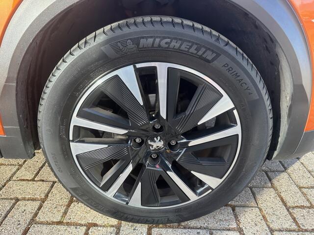 Peugeot 2008 1.2 PureTech Allure 130 PK | Metallic | App connect