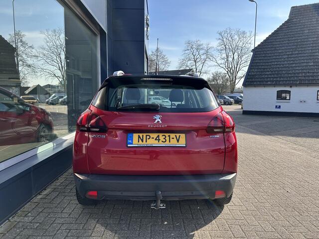 Peugeot 2008 1.2 Turbo 110PK Active | Trekhaak 1250 KG | Navigatie | Cruise control | Climate Control | Hoge zit | Parkeersensoren | Mistlampen | Lichtmetalen Velgen | All Season Banden |