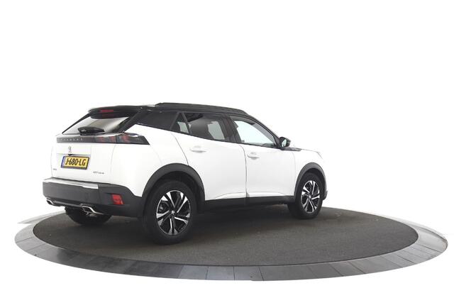 Peugeot 2008 1.2 PureTech GT-Line Cruise control adaptief / Trekhaak met afneembare kogel / Navigatiesysteem