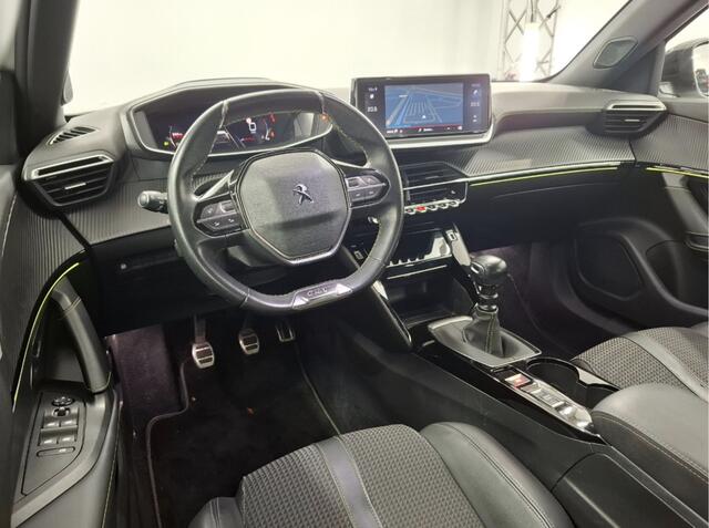 Peugeot 2008 1.2 PureTech GT-Line Cruise control adaptief / Trekhaak met afneembare kogel / Navigatiesysteem