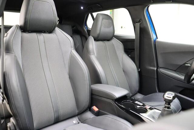 Peugeot 2008 1.2 PureTech GT 130pk | Panorama dak | Trekhaak | Full LED | Navigatie | Camera | 3D-Cockpit | 1e Eigenaar
