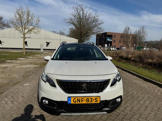 Peugeot 2008 1.2 Turbo ALLURE -Climate-Cruise Control