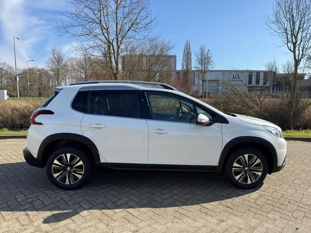 Peugeot 2008 1.2 Turbo ALLURE -Climate-Cruise Control