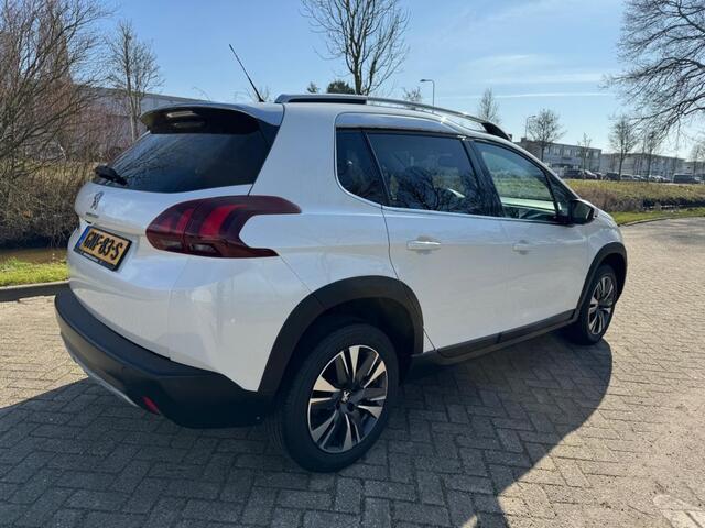 Peugeot 2008 1.2 Turbo ALLURE -Climate-Cruise Control