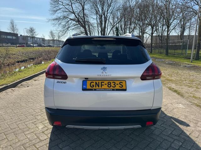 Peugeot 2008 1.2 Turbo ALLURE -Climate-Cruise Control