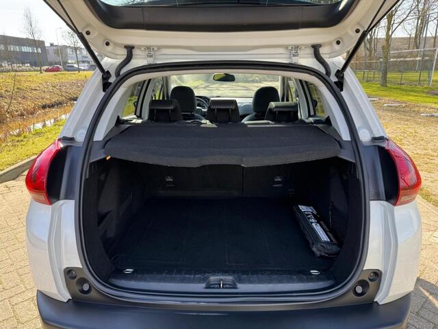 Peugeot 2008 1.2 Turbo ALLURE -Climate-Cruise Control