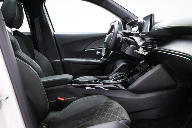 Peugeot 2008 1.2 PureTech GT Pack | PANORAMADAK | STOELVERWARMING | DAB | APPLE | CAMERA