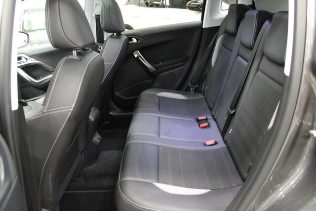 Peugeot 2008 1.2 PureTech Allure Automaat 61.284km NAP, Panoramadak, Airco, Navi