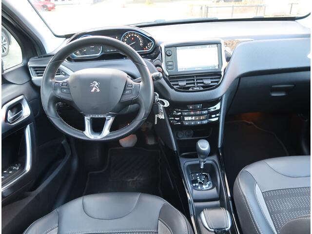 Peugeot 2008 110 Pk Benzine * AUTOMAAT * Hele mooie luxe * Allure * Panoramadak * Navigatie * Automatisch in- en uitparkeersysteem * L.M. Velgen * 1/2 Lederen Interieur * Vingerhoets; Vierde Generatie Eersteklas Service !