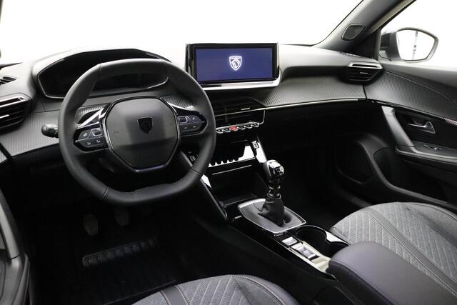 Peugeot 2008 1.2 PureTech 100 Allure | NIEUW | Uit voorraad leverbaar! | Navigatie | Camera | Full LED | 17'' LM Velgen | Draadloze telefoonlader