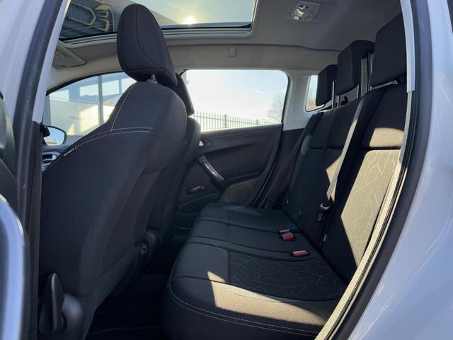 Peugeot 2008 1.2 PureTech Blue Lion Pano,Navi,Trekhaak,110pk,Airco,Cruise,Pdc,Lmv,Apk tot 08-2025