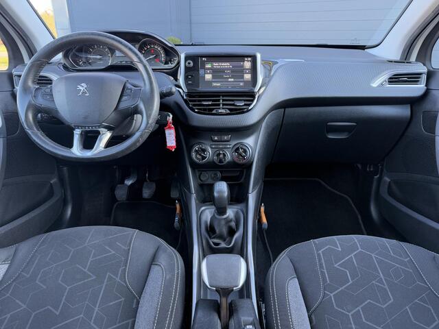 Peugeot 2008 1.2 PureTech Blue Lion Pano,Navi,Trekhaak,110pk,Airco,Cruise,Pdc,Lmv,Apk tot 08-2025