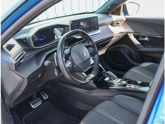 Peugeot 2008 1.2 130PK GT | AUTOMAAT | Winterpakket | Achteruitrijcamera | Trekhaak | Stoelverwarming | Apple Carplay/Android Auto | 18" LMV |