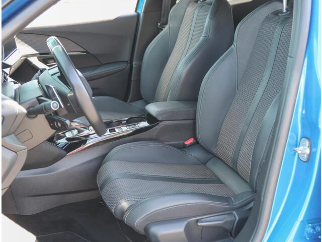 Peugeot 2008 1.2 130PK GT | AUTOMAAT | Winterpakket | Achteruitrijcamera | Trekhaak | Stoelverwarming | Apple Carplay/Android Auto | 18" LMV |