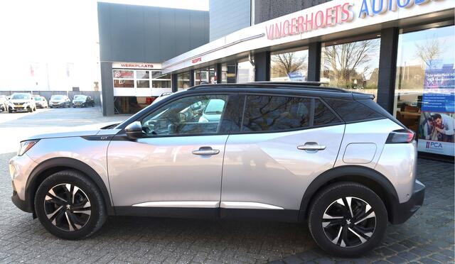 Peugeot 2008 130 Pk Benzine Superluxe * GT * Automaat * Open Schuif Kanteldak * Navigatie * ook Apple Car Play en Android Auto * 1/2 Lederen Interieur * Stoelverwarming * GT * Keyless Entree & Start Button * Dodehoekbewaking * Vingerhoets; Vierde Generatie Eersteklas 