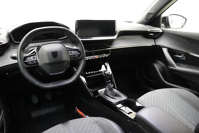 Peugeot 2008 1.2 PureTech Allure 100 PK | Handgeschakeld | Climate Control | Cruise Control | Navigatie | Mirror screen | Licht metalen velgen | 1e eigenaar