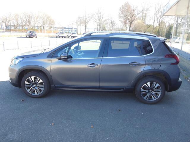 Peugeot 2008 1.2 PureTech Allure staat in Hoogeveen