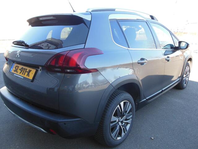 Peugeot 2008 1.2 PureTech Allure staat in Hoogeveen