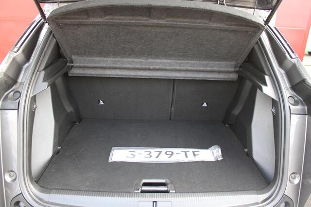 Peugeot 2008 1.2 100PK ALLURE PACK | TREKHAAK | NAVIGATIE | APPLE CARPLAY/ANDROID AUTO | 3-D INSTRUMENTENPANEEL | ACHTERUITRIJ CAMERA | CRUISE CONTROL | LED KOPLAMPEN | CLIMATE CONTROL | 17" LICHTMETALEN VELGEN | DAB+ RADIO |