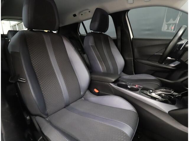 Peugeot 2008 1.2 PureTech Allure [TREKHAAK, CAMERA, APPLE CARPLAY, ANDROID, HALF LEDER, NAVIGATIE, CLIMATE, CRUISE, NIEUWSTAAT]