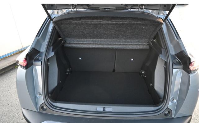 Peugeot 2008 1.2 PureTech Allure Pack 130pk/Stoelverwarming/ECC.