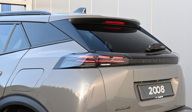 Peugeot 2008 1.2 PureTech Allure Pack 130pk/Stoelverwarming/ECC.