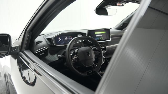 Peugeot 2008 PureTech 130 EAT8 GT | 360 Camera | Adaptieve Cruise Control | Dodehoekdetectie | Apple Carplay