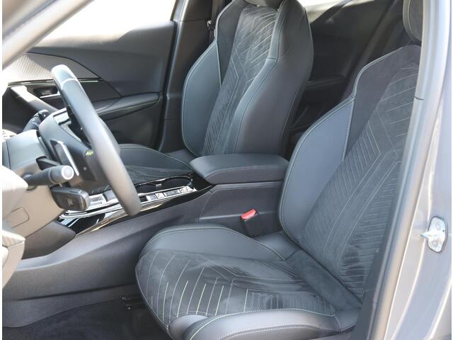 Peugeot 2008 1.2 130PK GT | Alcantara | AppleCarPlay/AndroidAuto | Keyless | Adaptive Cruise Control | Climate Control | 360'Camera | LED | Navigatie |