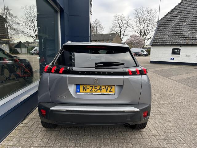Peugeot 2008 1.2 Turbo 100PK Allure | Navigatie | LED Verlichting | Half Lederen Bekleding | Climate Control | Cruise Control | 17 Inch Lichtmetalen Velgen.