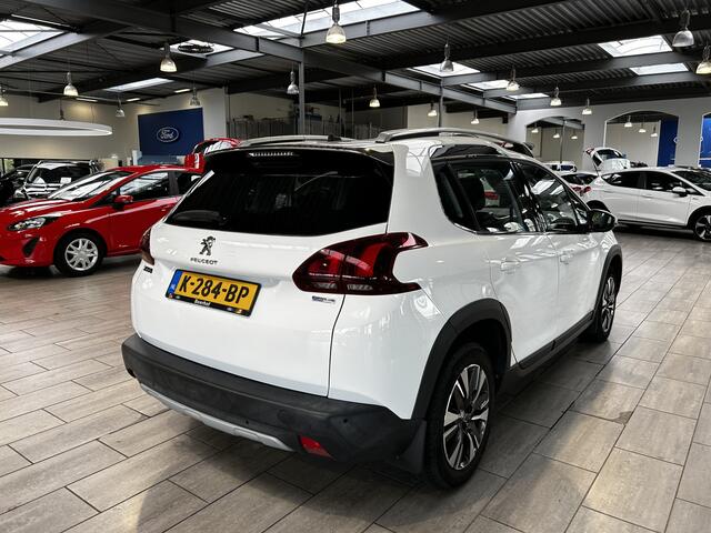 Peugeot 2008 1.2 PureTech 110 pk Allure | Pano | Half leer | Clima | Cruise | 4 seiz banden | Parkeersensoren