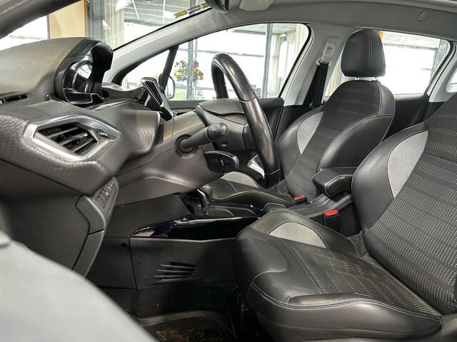 Peugeot 2008 1.2 PureTech 110 pk Allure | Pano | Half leer | Clima | Cruise | 4 seiz banden | Parkeersensoren
