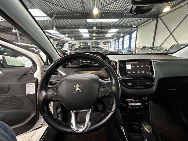 Peugeot 2008 1.2 PureTech 110 pk Allure | Pano | Half leer | Clima | Cruise | 4 seiz banden | Parkeersensoren