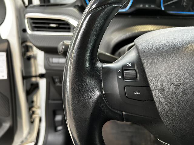 Peugeot 2008 1.2 PureTech 110 pk Allure | Pano | Half leer | Clima | Cruise | 4 seiz banden | Parkeersensoren