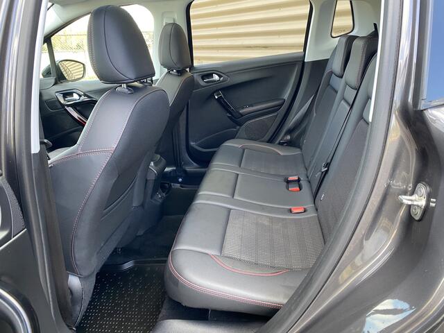 Peugeot 2008 1.2 PureTech GT-Line Automaat | Pano | Apple carplay | trekhaak | camera