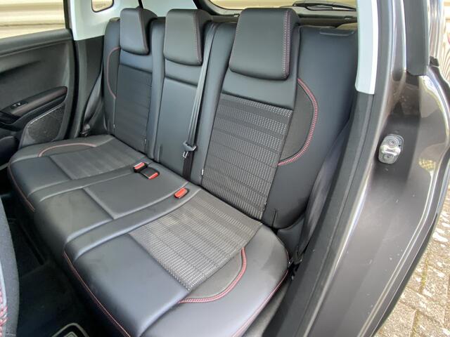 Peugeot 2008 1.2 PureTech GT-Line Automaat | Pano | Apple carplay | trekhaak | camera