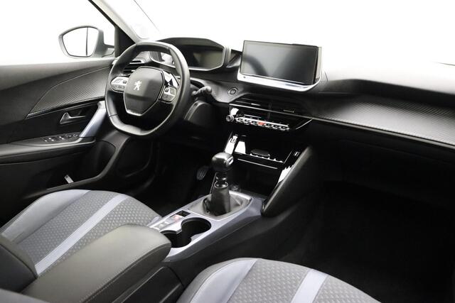 Peugeot 2008 1.2 PureTech Allure 100 PK | Handgeschakeld | Trekhaak | Camera | Cruise Control | Airco | Start/stop | Navigatie | Climate Control | 1e eigenaar
