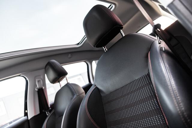 Peugeot 2008 1.2 PureTeck GT Line | Pano | Driveselect | Carplay | Trekhaak |