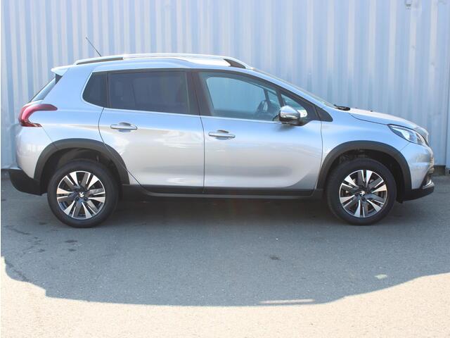 Peugeot 2008 1.2 PureTech GT-Line 130PK Navigatie / Stoelverwarming
