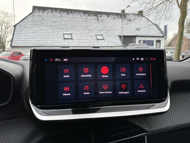 Peugeot 2008 1.2 Turbo 100 PK Allure | Bouwjaar 2025 | Stoelverwarming | Navigatie Via Telefoon | 360 Graden Camera | Keyless Entry /Start | Dode Hoek Detectie | Climate Control | LED Verlichting | Cruise Control Adaptief | 17" Lichtmetalen Velgen | Hoge Zitpositie | 
