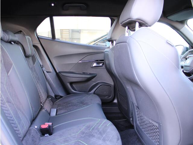 Peugeot 2008 1.2 PureTech 130 GT Automaat | Navi / Camera / Alcantara
