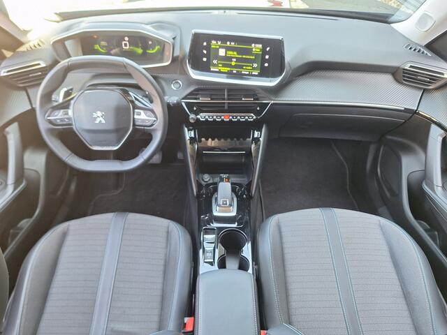 Peugeot 2008 1.2 PureTech Allure Pack | Automaat | Navigatie Via Apple Carplay of Android Auto | Stoelverwarming | Camera | Cruise Control Adaptief | Keyless Entry en Start |
