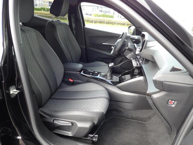 Peugeot 2008 1.2 PureTech 100pk Allure Airco Camera V+A Carplay 9799km